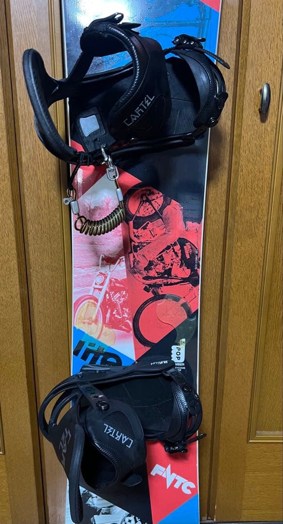 FNTC lite スノーボード×BURTON CARTELビンディング付き