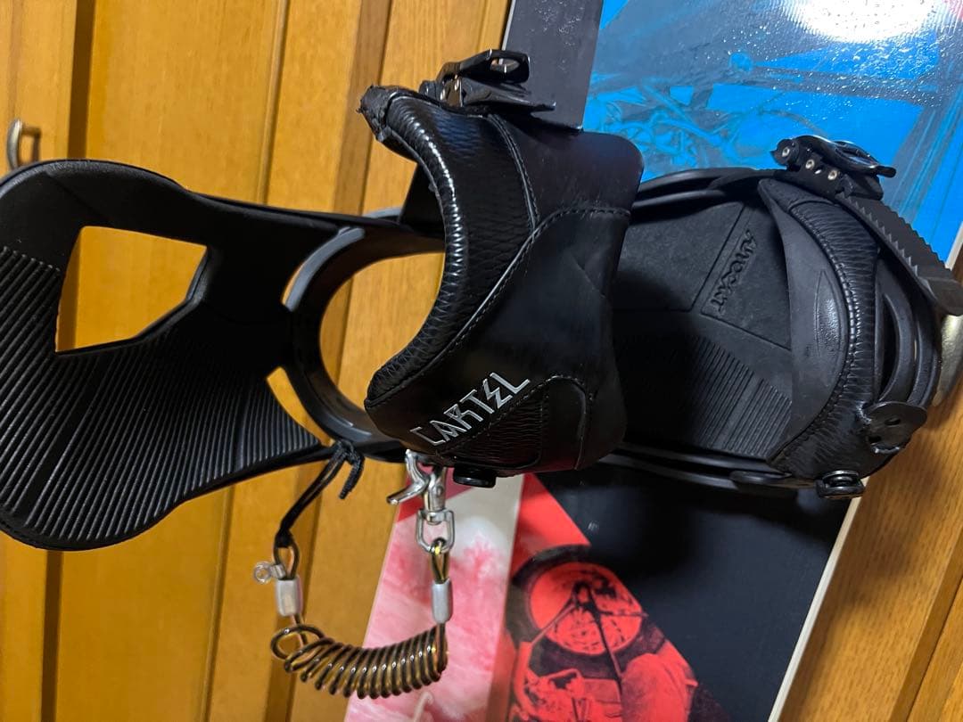 FNTC lite スノーボード×BURTON CARTELビンディング付き
