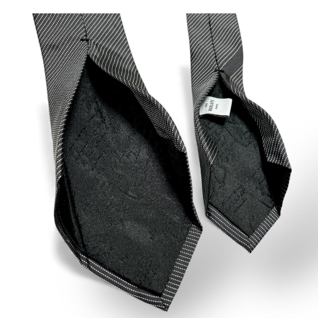 極美品　ベルルッティ ネクタイ カリグラフィ グレー系 高級シルク ナロータイ