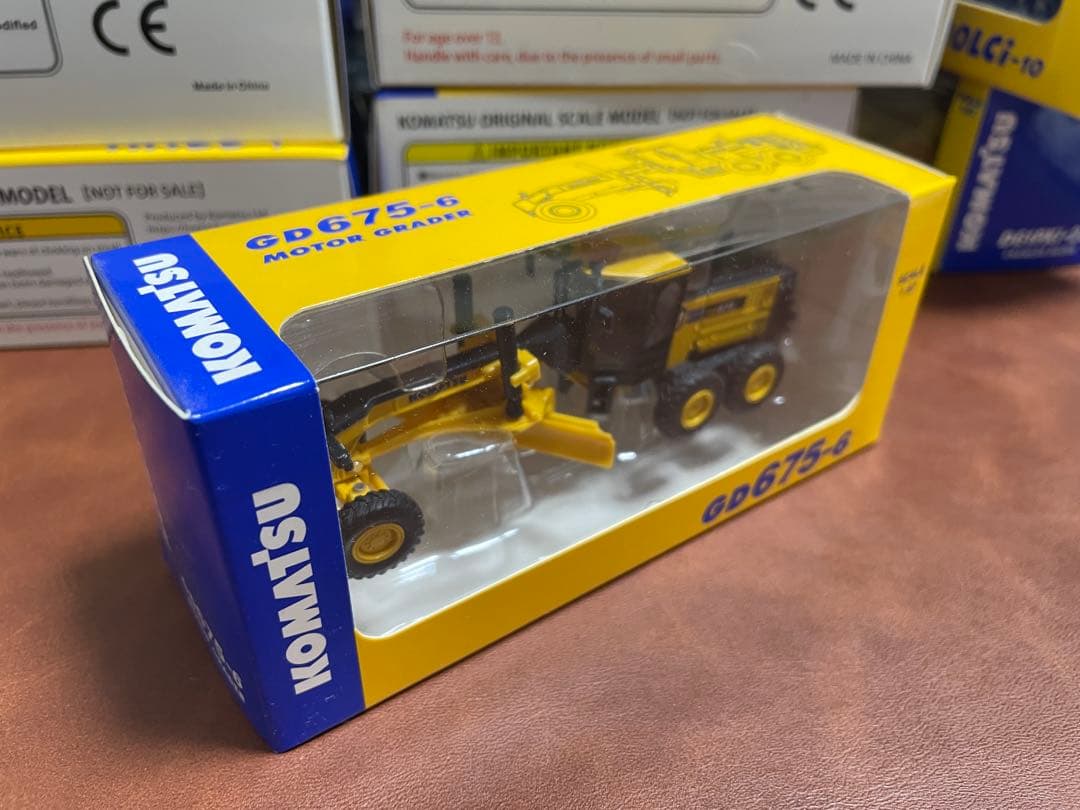 コマツ　9点株主優待品まとめ売り　KOMATSU