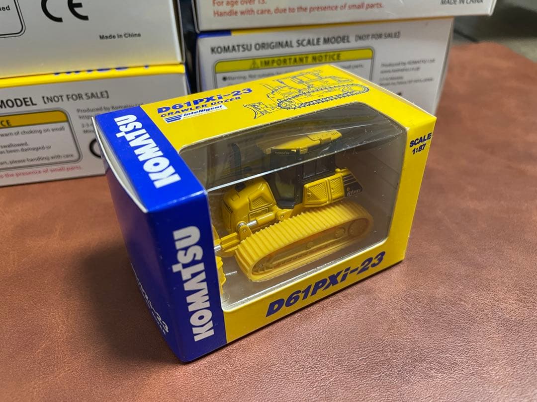 コマツ　9点株主優待品まとめ売り　KOMATSU