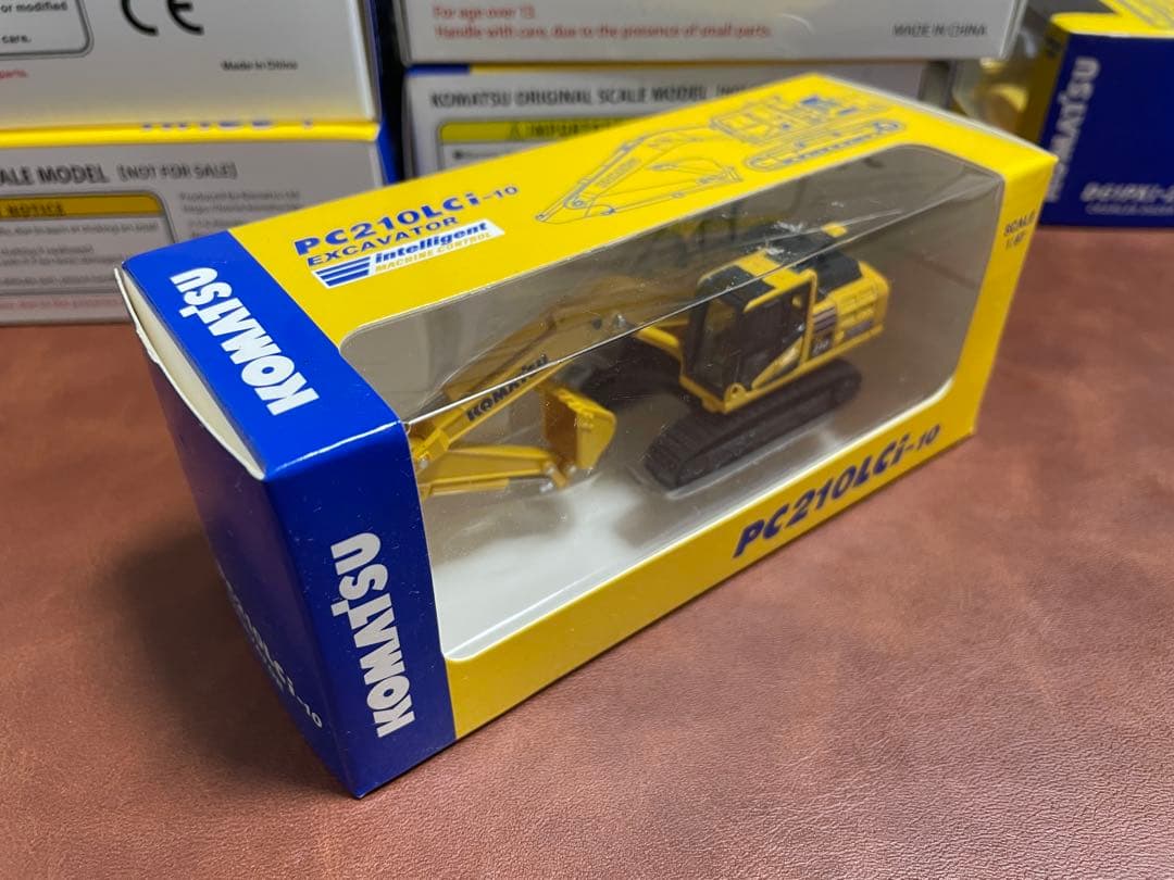 コマツ　9点株主優待品まとめ売り　KOMATSU