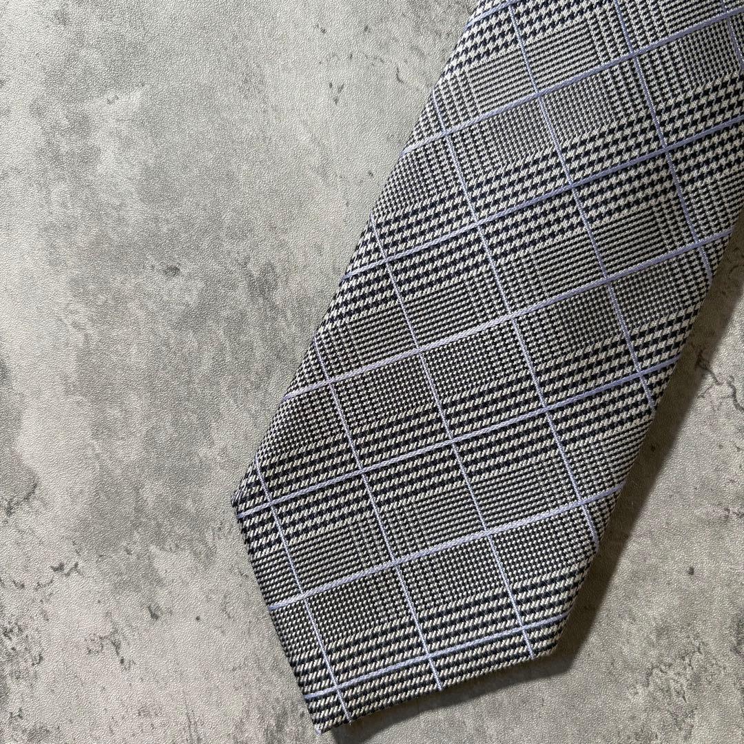 さりげないバーバリーチェックが好印象！　高級　ネクタイ　状態良好