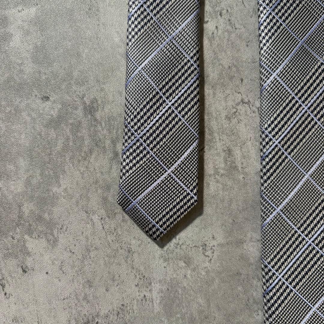 さりげないバーバリーチェックが好印象！　高級　ネクタイ　状態良好