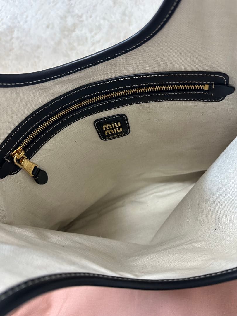 ピーチさん専用！miumiu レザートートバッグ