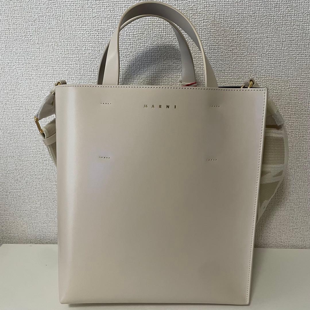 【新品未使用タグ付き】MARNI museo スモール　ベージュ