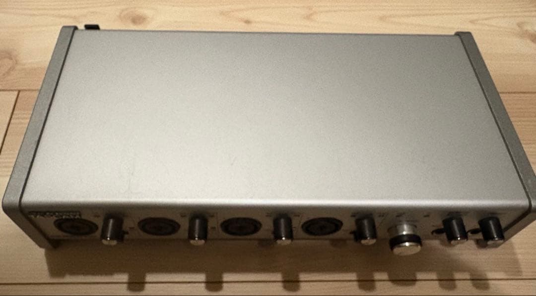 TASCAM SERIES 208i オーディオインターフェイス