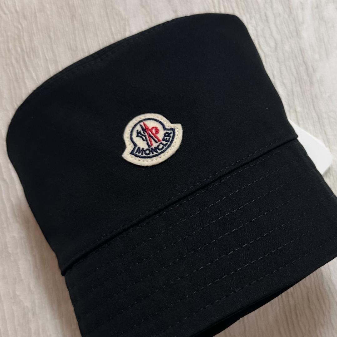 【新品】2025SS MONCLER バケットハット 黒 S ロゴ