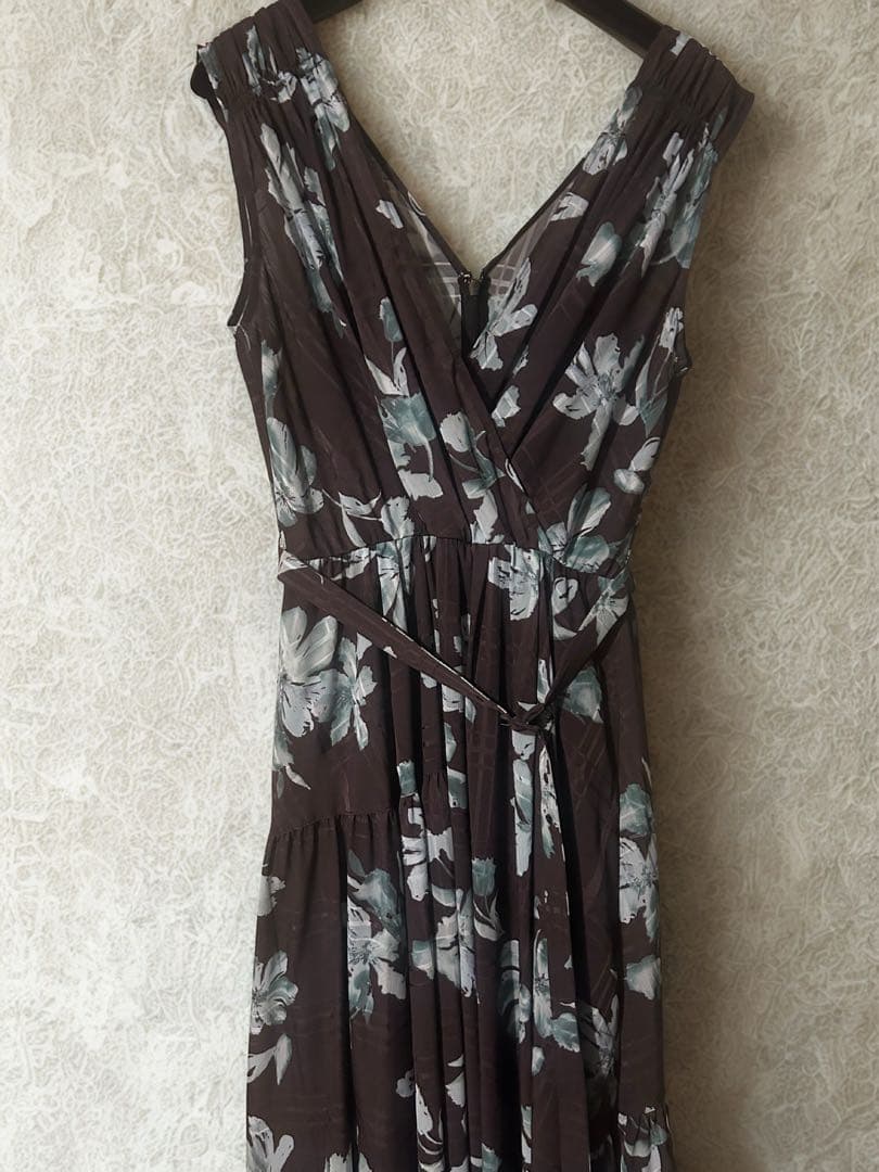 大人気完売　FRAY I.D フラワープリントカシュクールワンピース