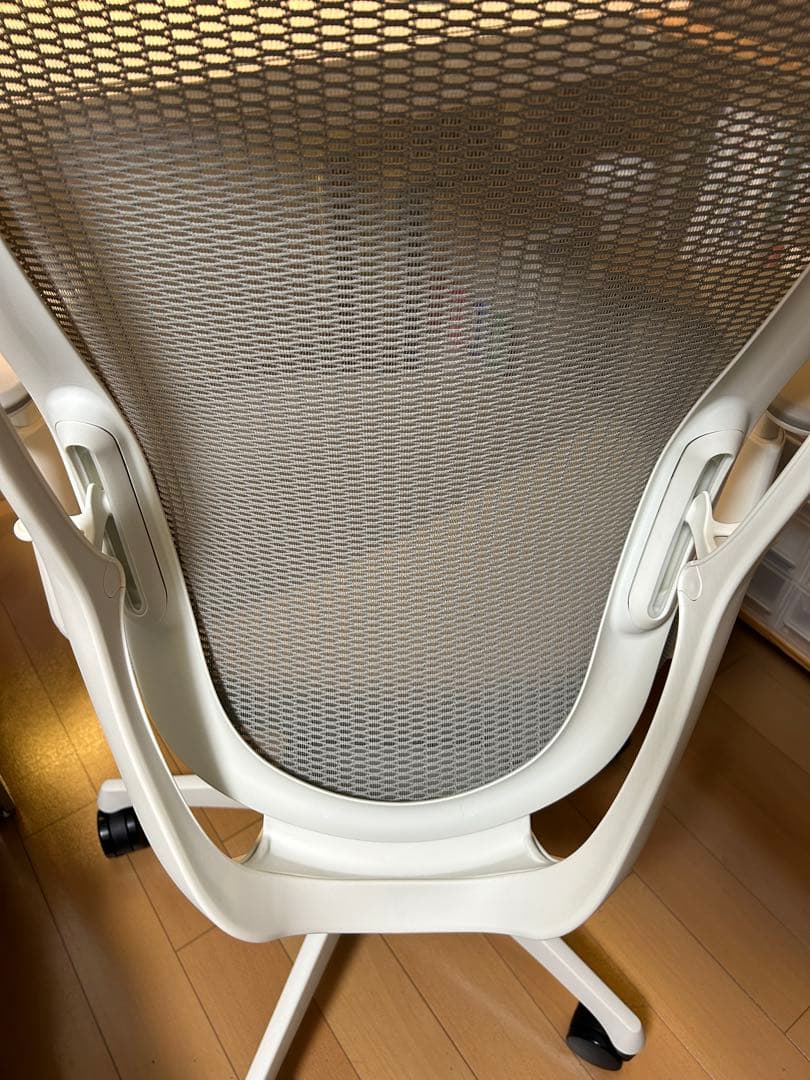 オカムラ　シルフィー　ライトグレー