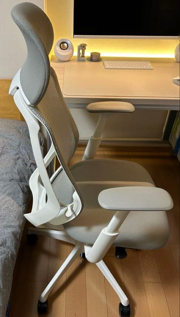 オカムラ　シルフィー　ライトグレー