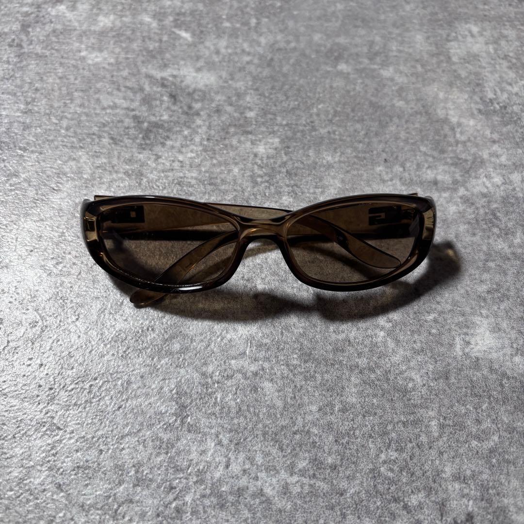 【極美品】GUCCI グッチ オーバル サングラス スクエアGロゴ y2k