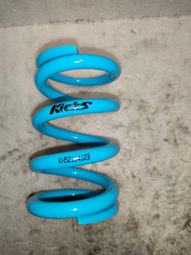 ホンダGROMグロム用 kicks製スプリング 13.2㌔ 純正サスペンション用