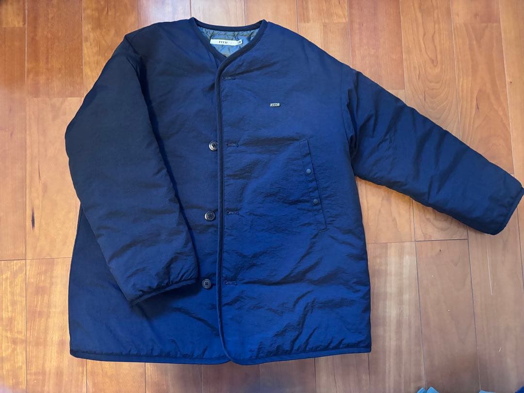 送料無料！美品　FITH ネイビー 中綿ジャケット　130cm