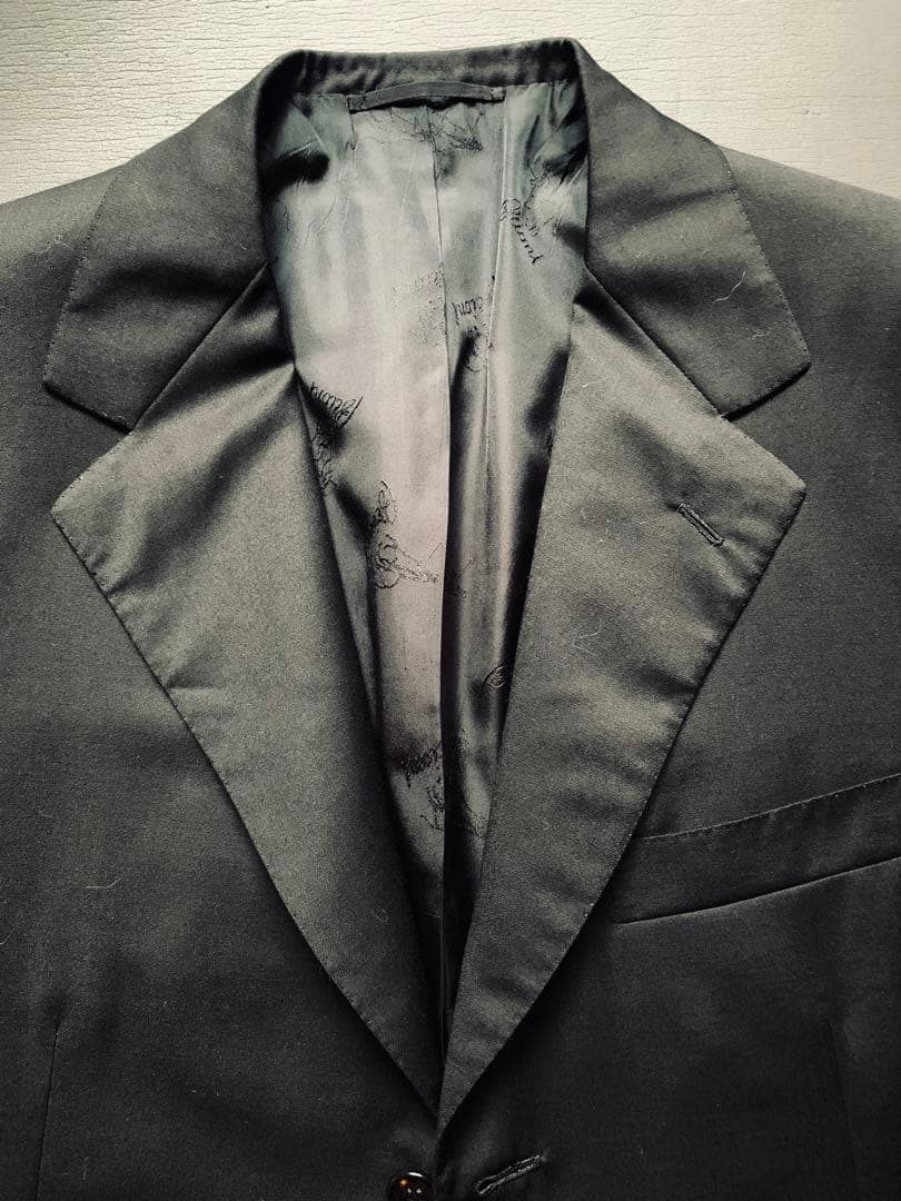 BRIONI スーツ　冠婚葬祭？なんでも御座れ　極上の万能スーツ　¥45万程