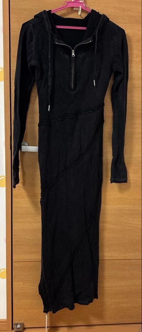 ROGER AND RAWハーフジップニットロングワンピース