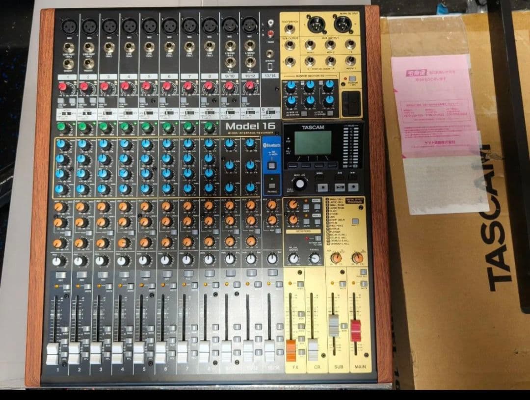 TASCAM MODEL16 ラックマウントセット