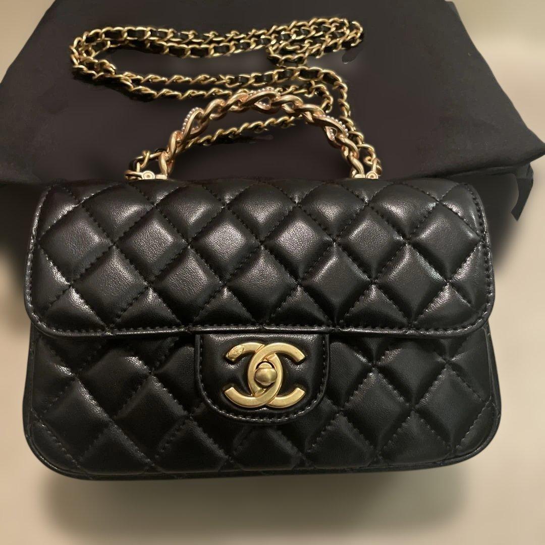 CHANEL ブラックレザー ショルダーバッグノベルティー