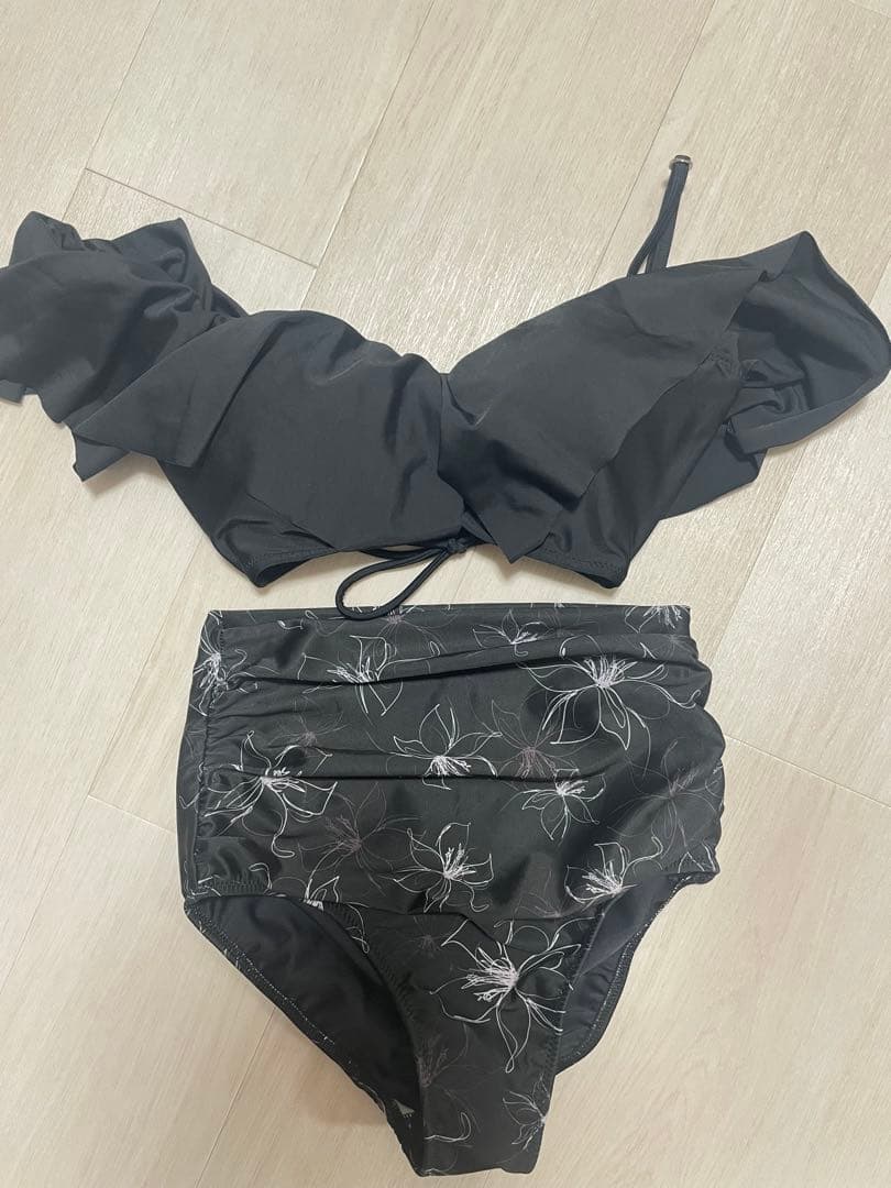 水着　黒　夏　女性用　レディース　ワコール WACOAL ブラック盛れる水着