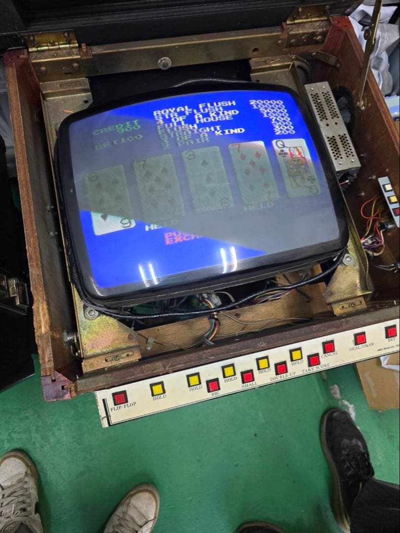 ポーカーゲーム機