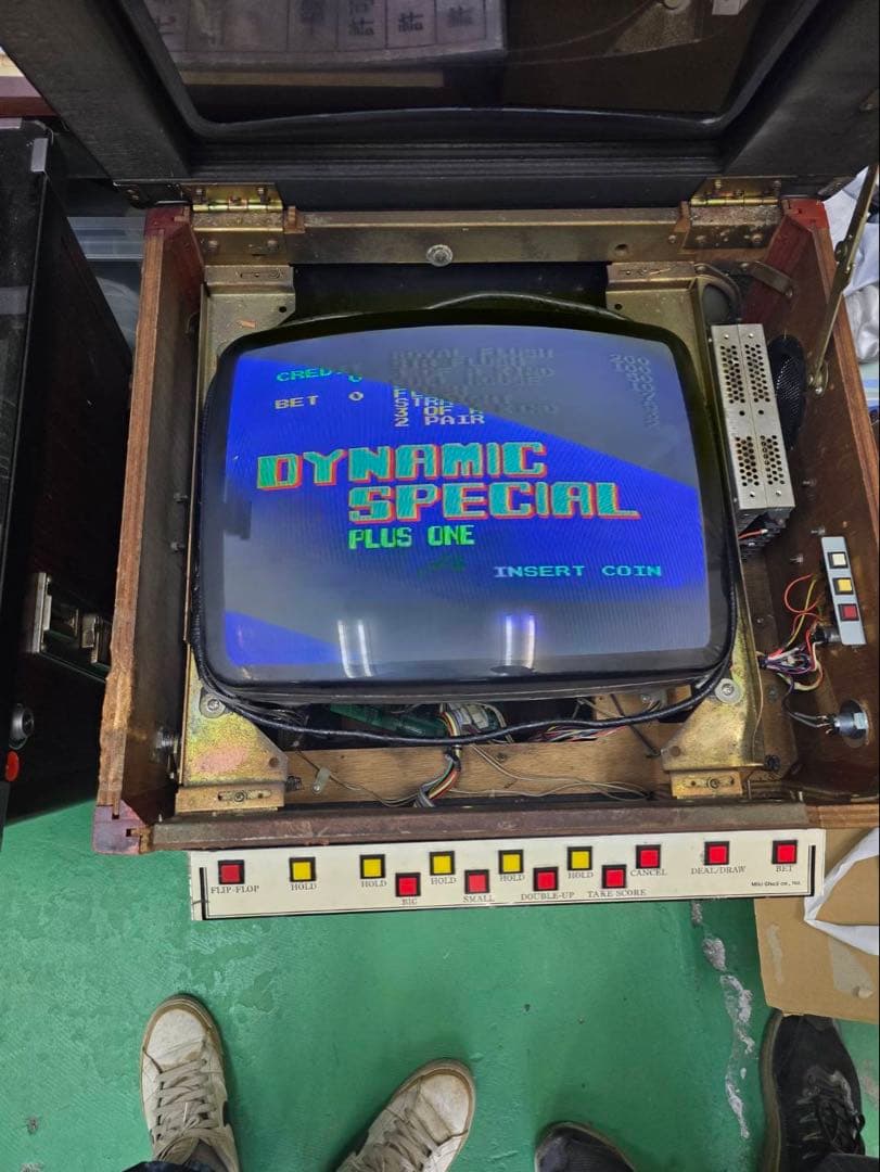 ポーカーゲーム機