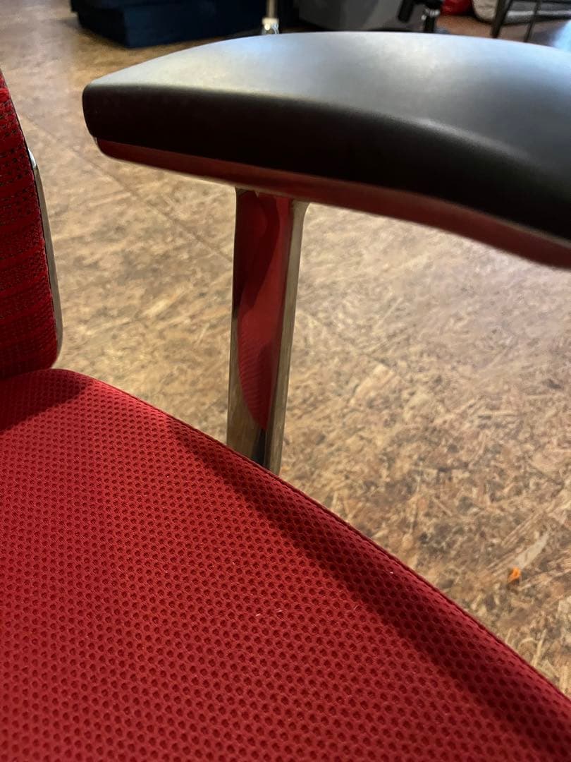 オカムラ コーラル ハイバック 背メッシュ レッド オフィスチェア