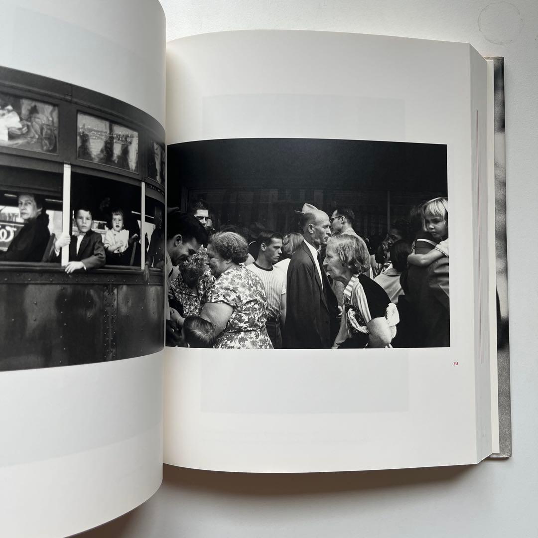 アート・デザイン・音楽 Robert Frank The Americans Looking In