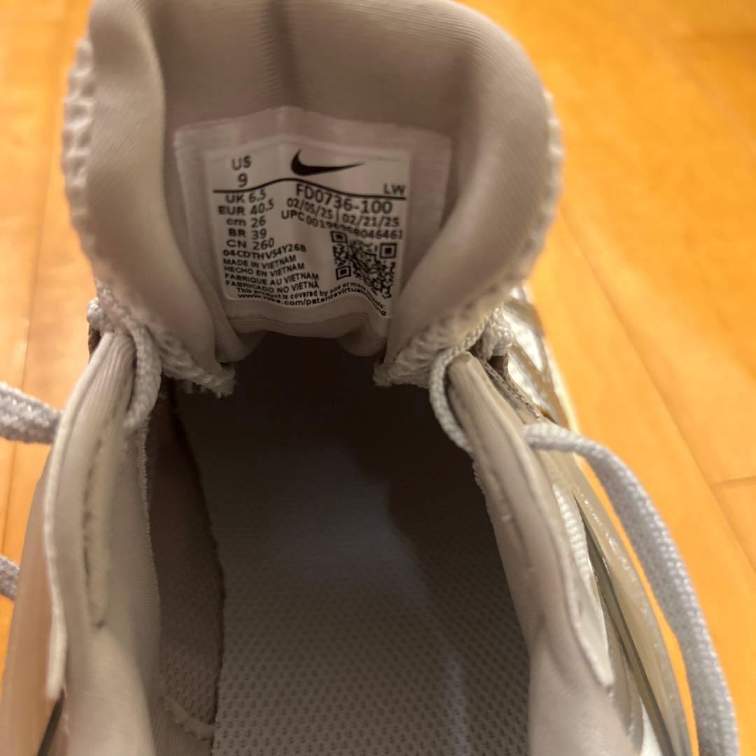 Nike スニーカー ホワイト/グレー