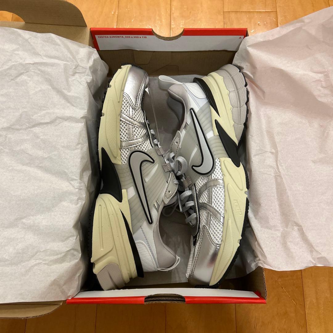 Nike スニーカー ホワイト/グレー