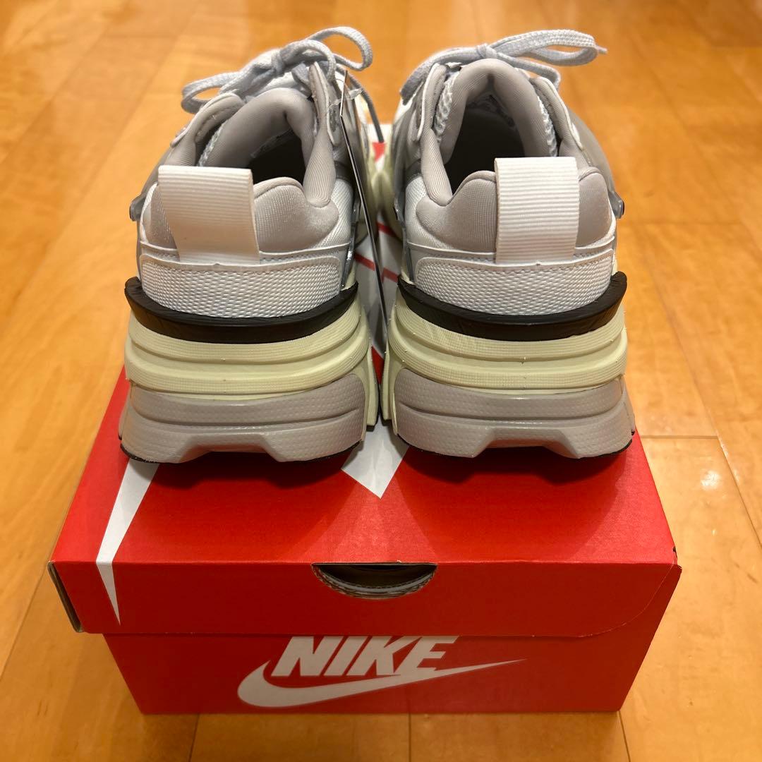 Nike スニーカー ホワイト/グレー