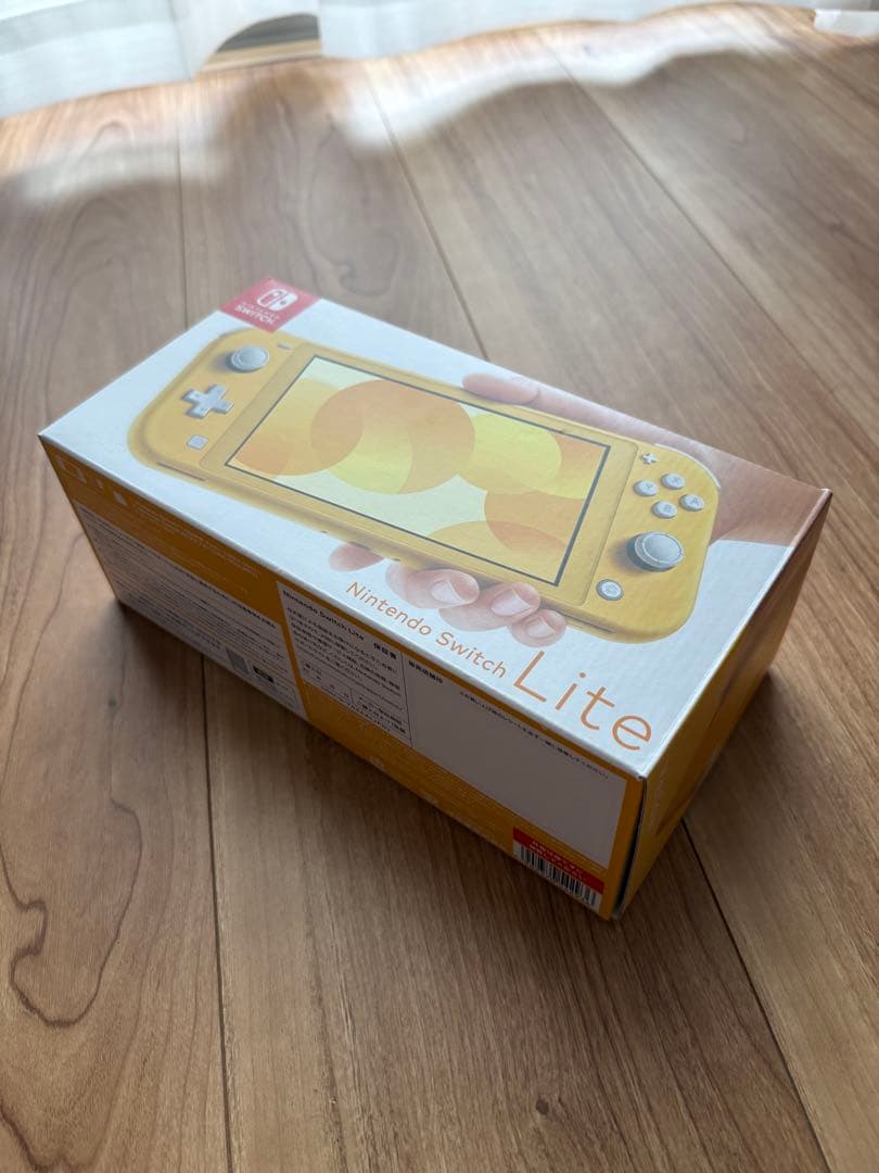 ほぼ未使用のNintendo Switch Lite イエロー