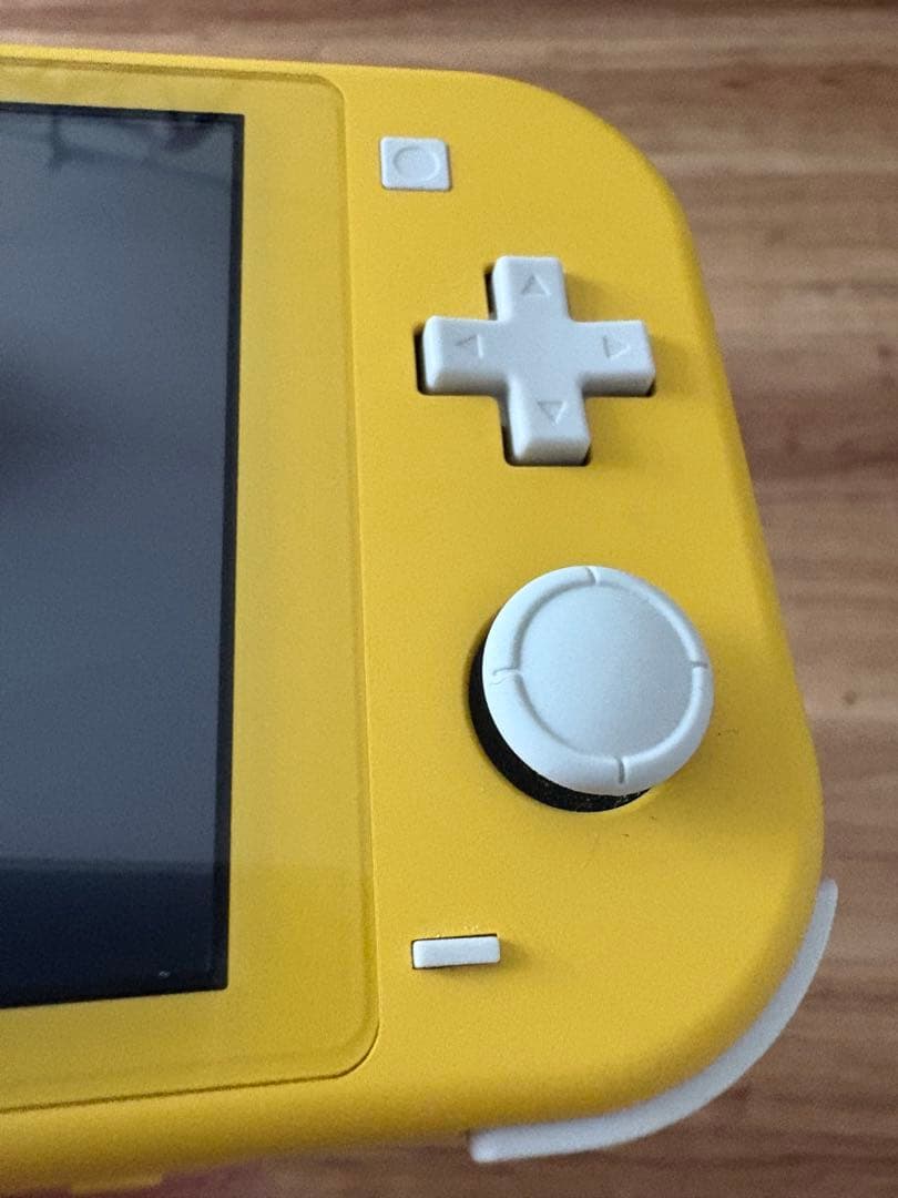 ほぼ未使用のNintendo Switch Lite イエロー