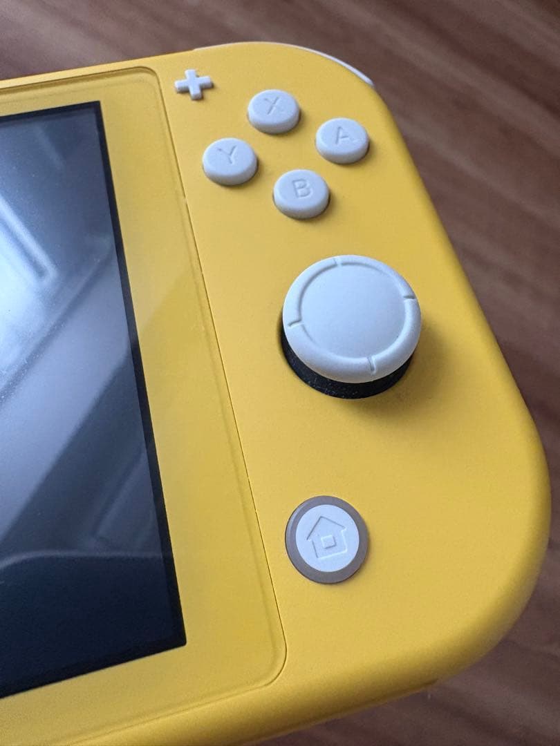 ほぼ未使用のNintendo Switch Lite イエロー
