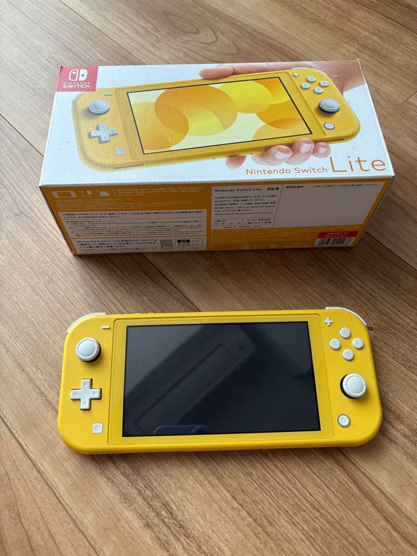 ほぼ未使用のNintendo Switch Lite イエロー