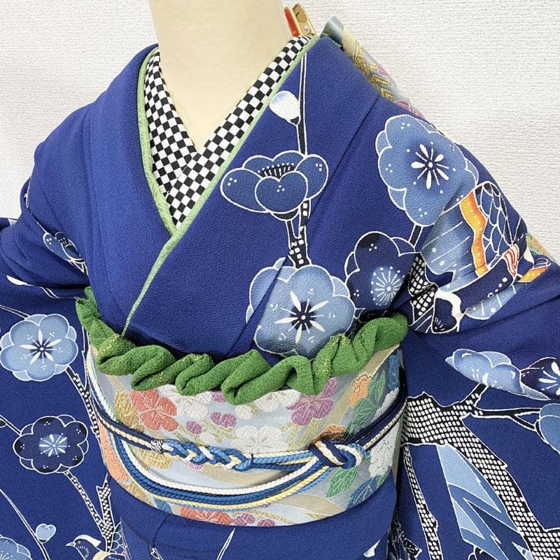 510z38☆紅型振袖 古典柄 鳳凰 荒波 梅 ちりめん 濃い青☆成人式 結婚式
