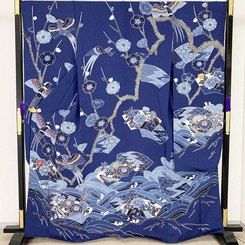 510z38☆紅型振袖 古典柄 鳳凰 荒波 梅 ちりめん 濃い青☆成人式 結婚式