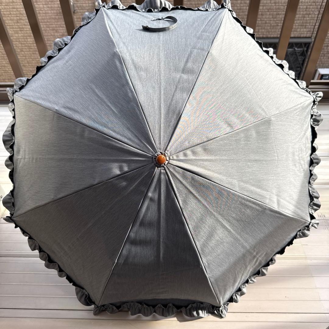 サンバリア100 折りたたみ日傘 2段折フリル / フロストグレー　木曲がり手元