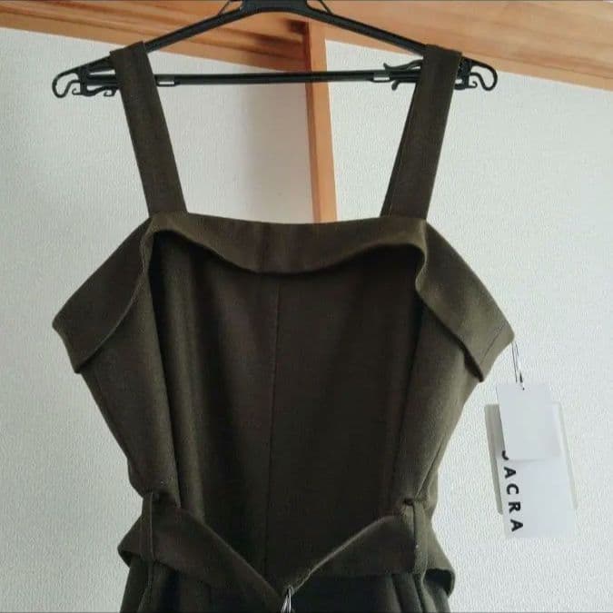 ティアラ タグ付新品未使用 ウールサロペット カーキ 定価62700円