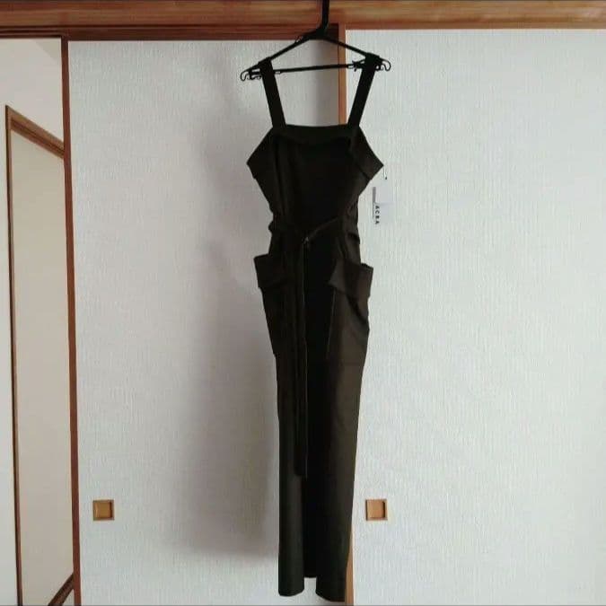 ティアラ タグ付新品未使用 ウールサロペット カーキ 定価62700円