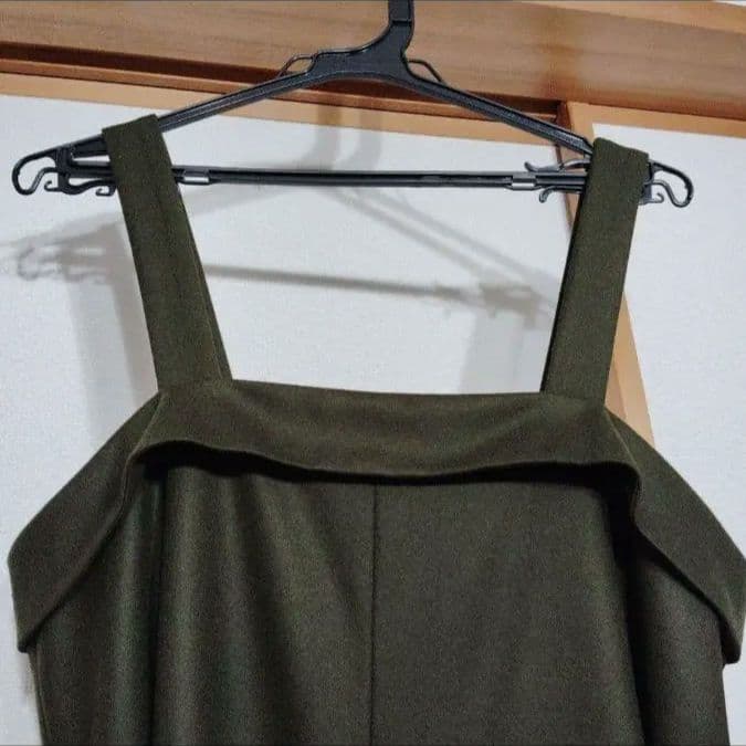 ティアラ タグ付新品未使用 ウールサロペット カーキ 定価62700円