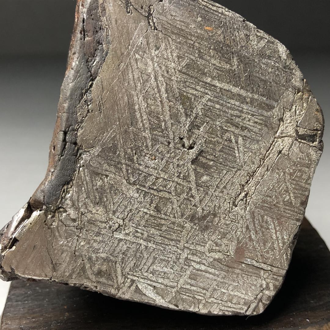 アルタイ隕石　大型隕石 鉄隕石　外皮付き隕石　ナチュラル　原石　重さ約1023ｇ