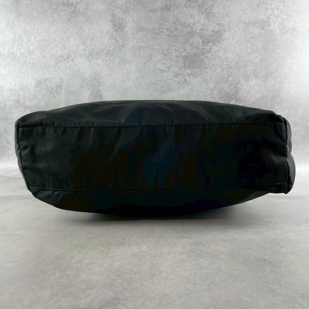 プラダ テスート　ナイロン トートバッグ ブラック 三角ロゴ　A4可　ブラック