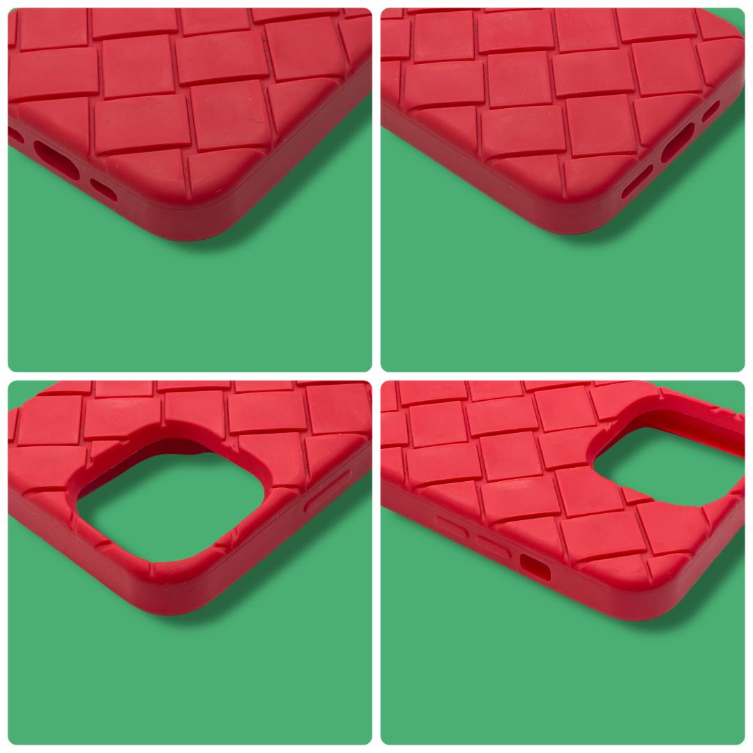 《美品》ボッテガヴェネタ　イントレチャート　iPhoneケース　13Pro用