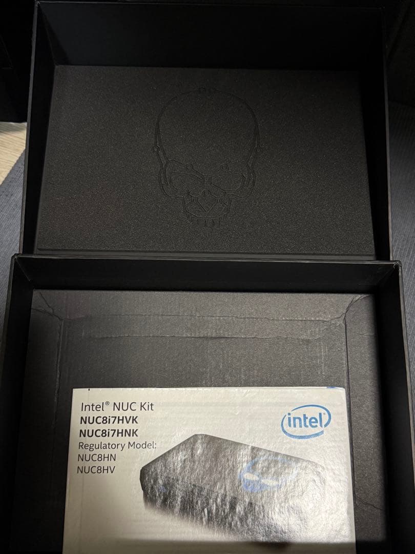 Kaby Lake-G搭載NUC NUC8i7HVKミニPC ベアボーン