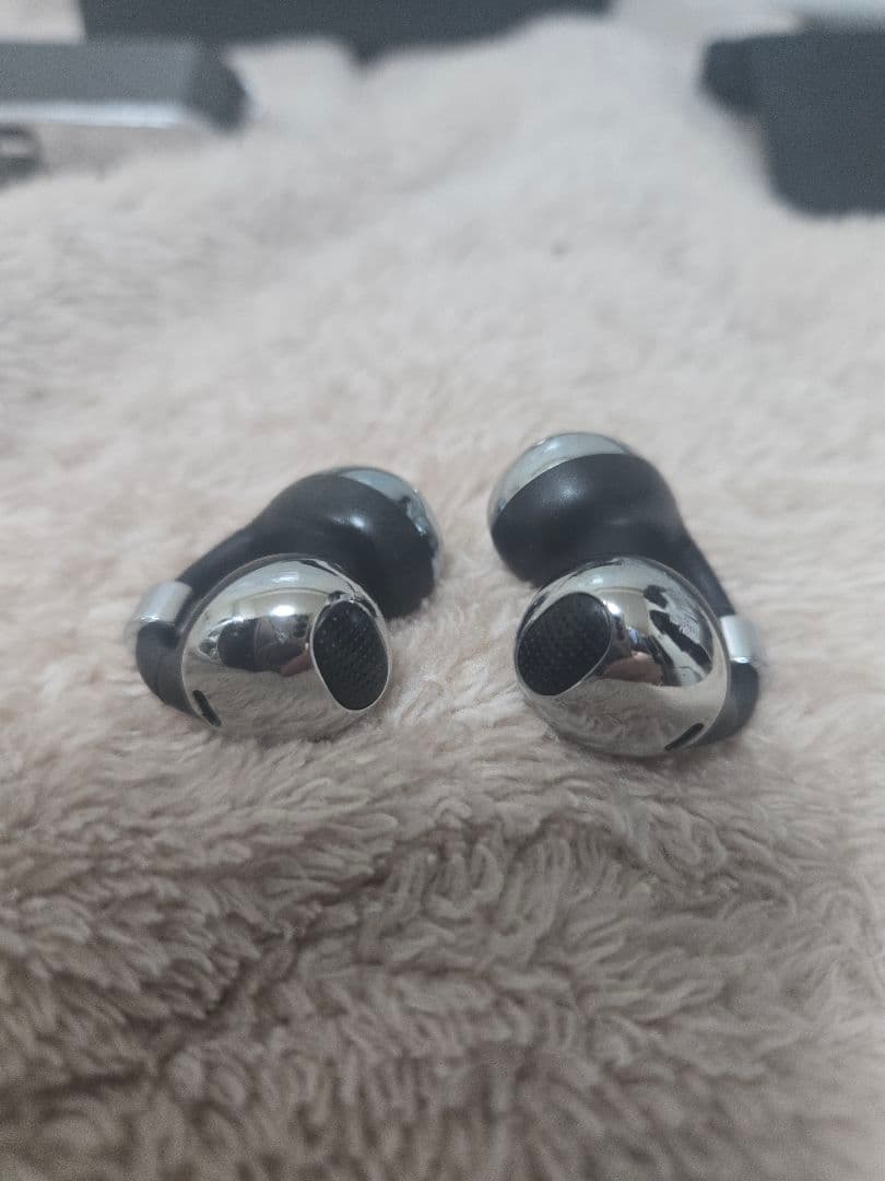 モダニティ BUTTONS CLIP シルバーブラック