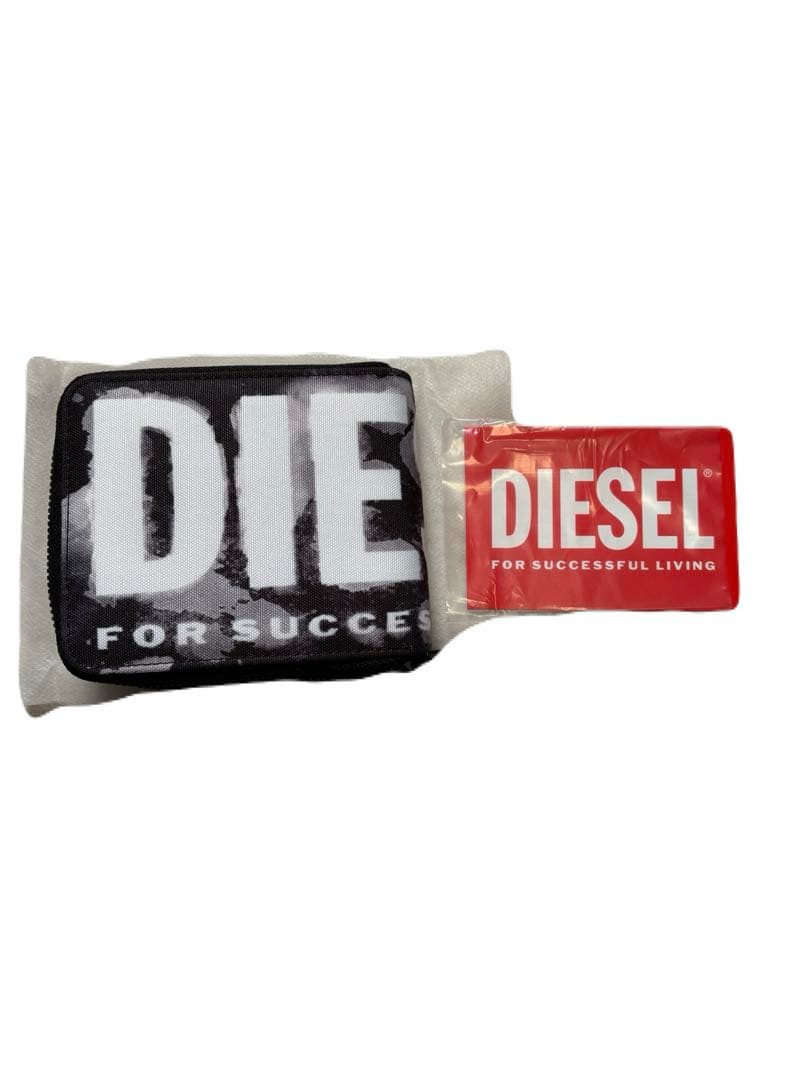 ディーゼル二つ折り財布 X09528P5586 T8013新品