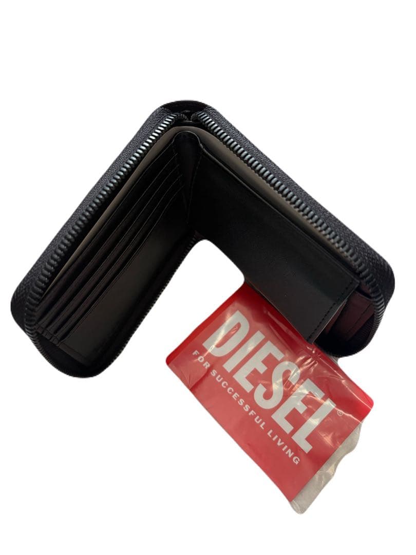 ディーゼル二つ折り財布 X09528P5586 T8013新品