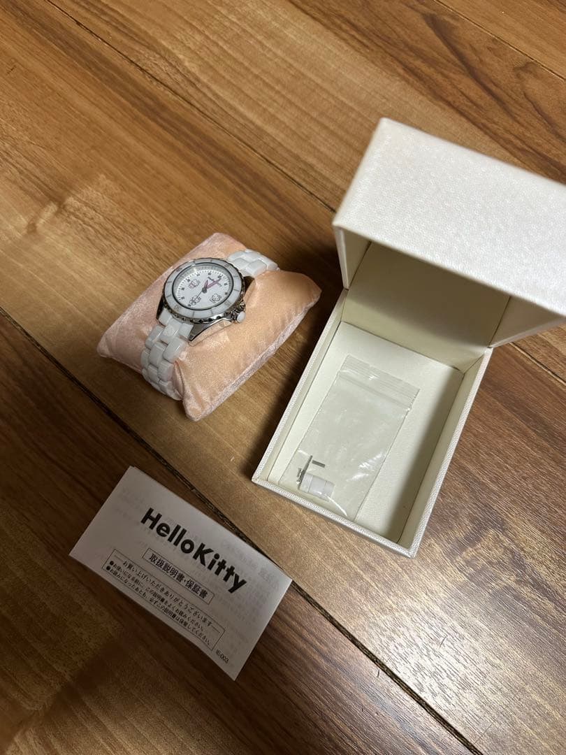 ハローキティ 35周年記念 ホワイトセラミックウォッチ　腕時計