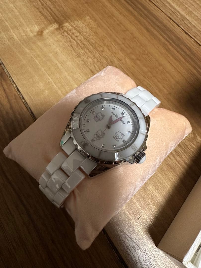 ハローキティ 35周年記念 ホワイトセラミックウォッチ　腕時計