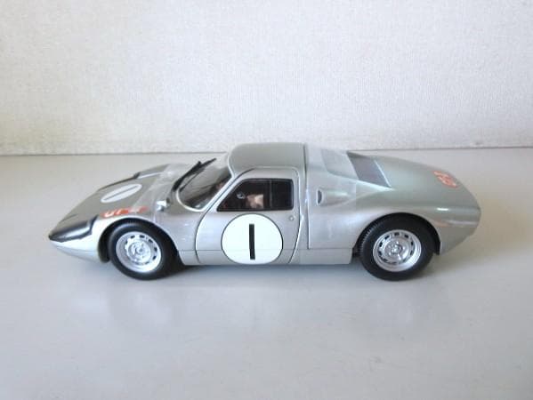 特価 MINICHAMPS 1/18 ポルシェ 904 カレラ GTS 日本GP